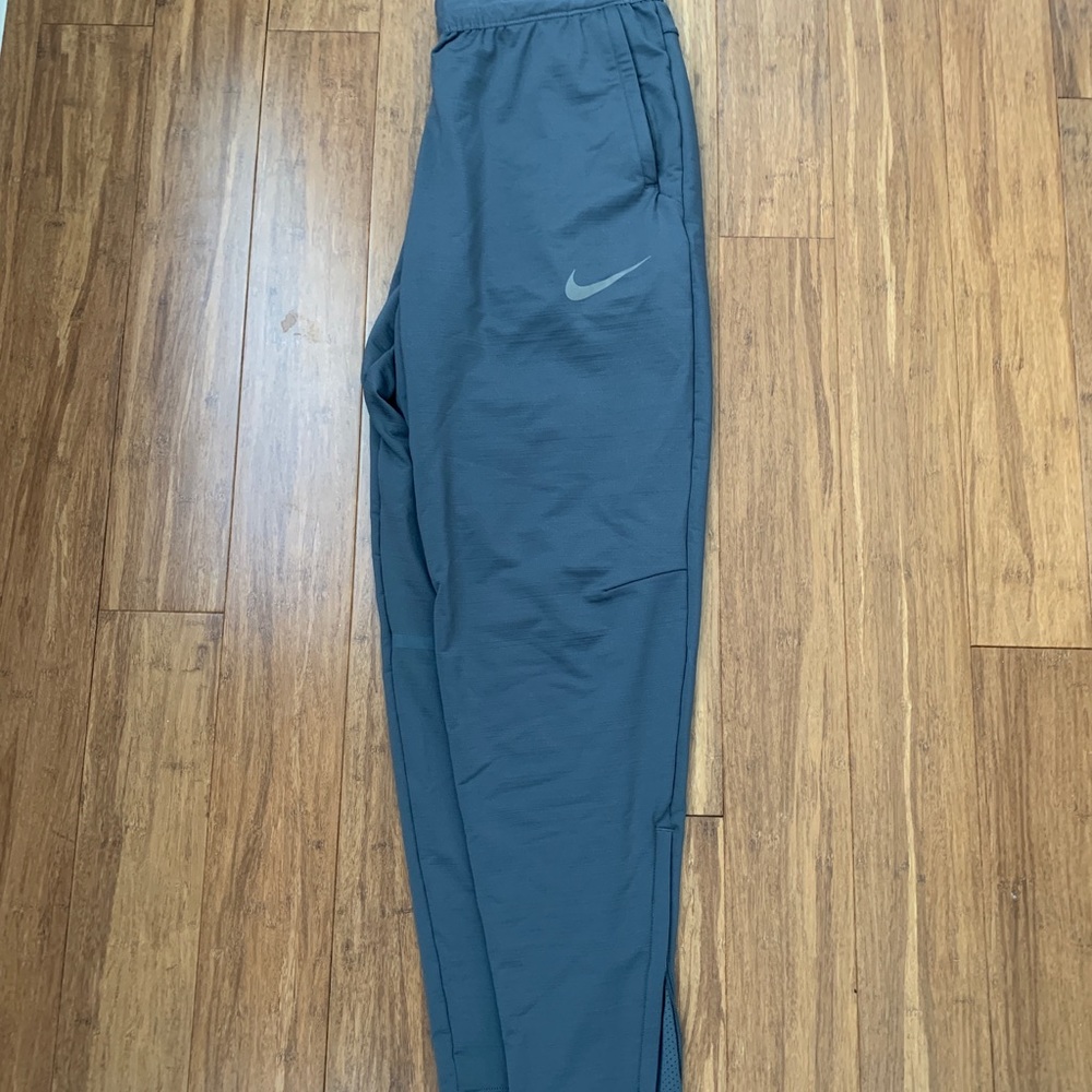 Nike sweats size medium